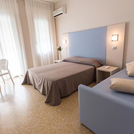 New Hotel Chiari Cervia Esterno foto