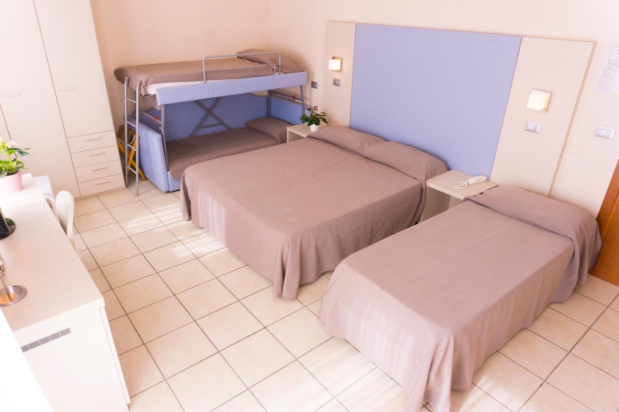 New Hotel Chiari Cervia Esterno foto