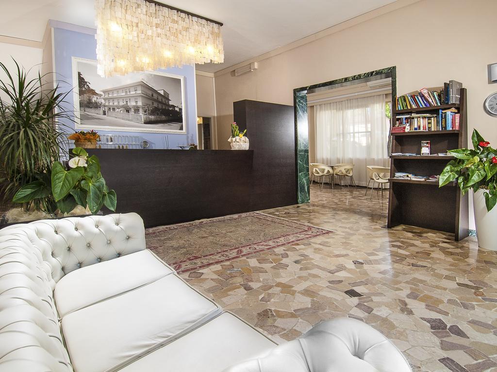New Hotel Chiari Cervia Esterno foto