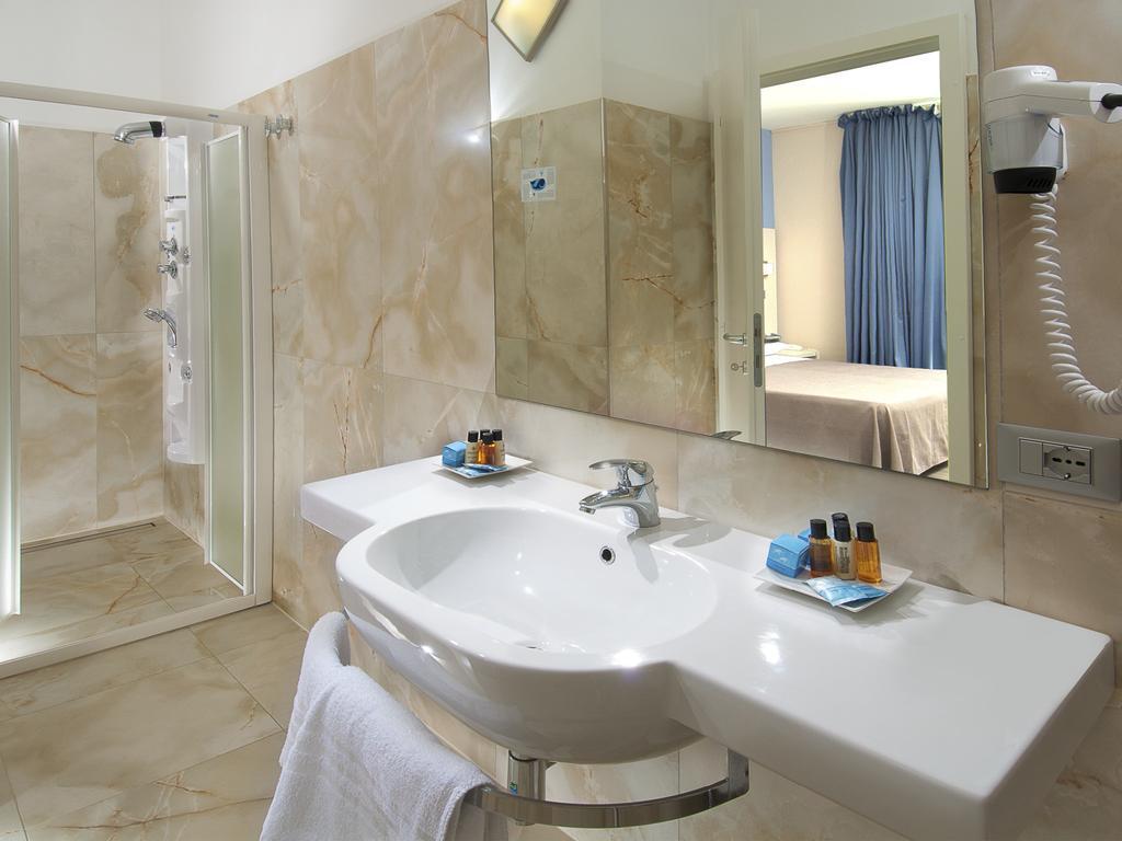 New Hotel Chiari Cervia Esterno foto