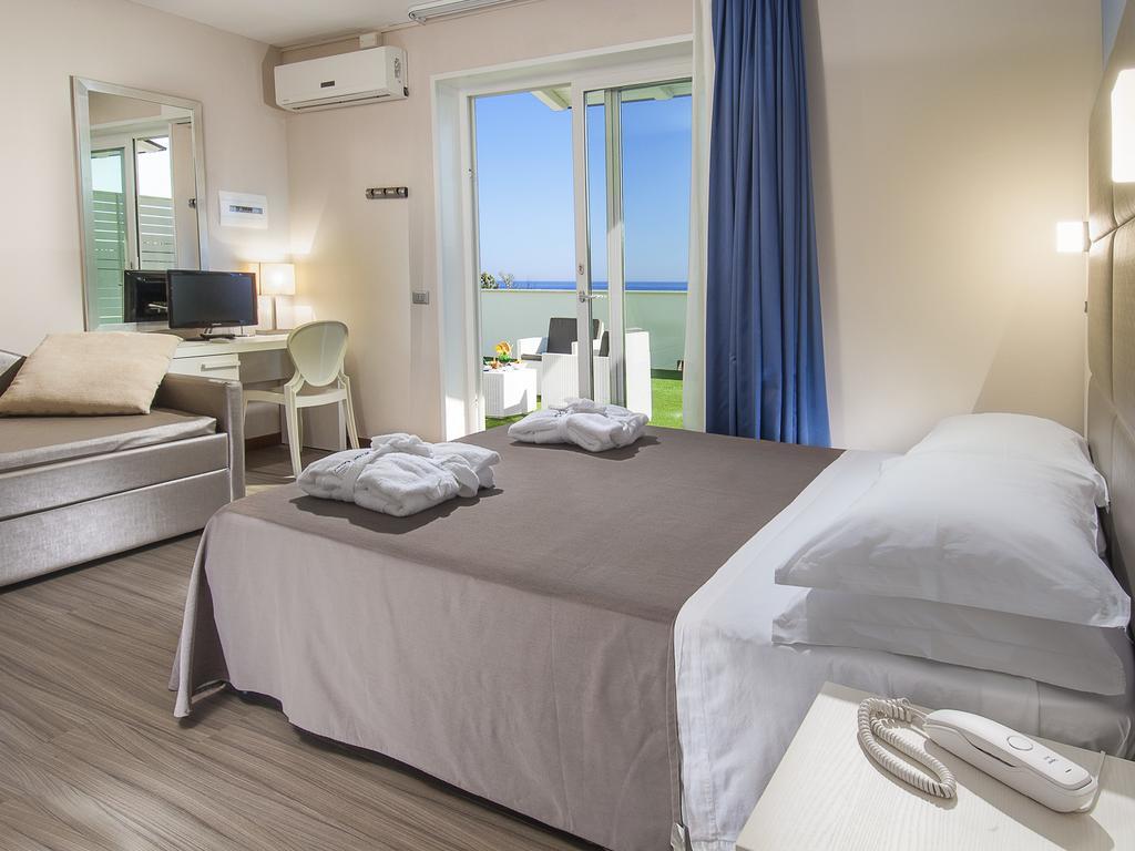 New Hotel Chiari Cervia Esterno foto