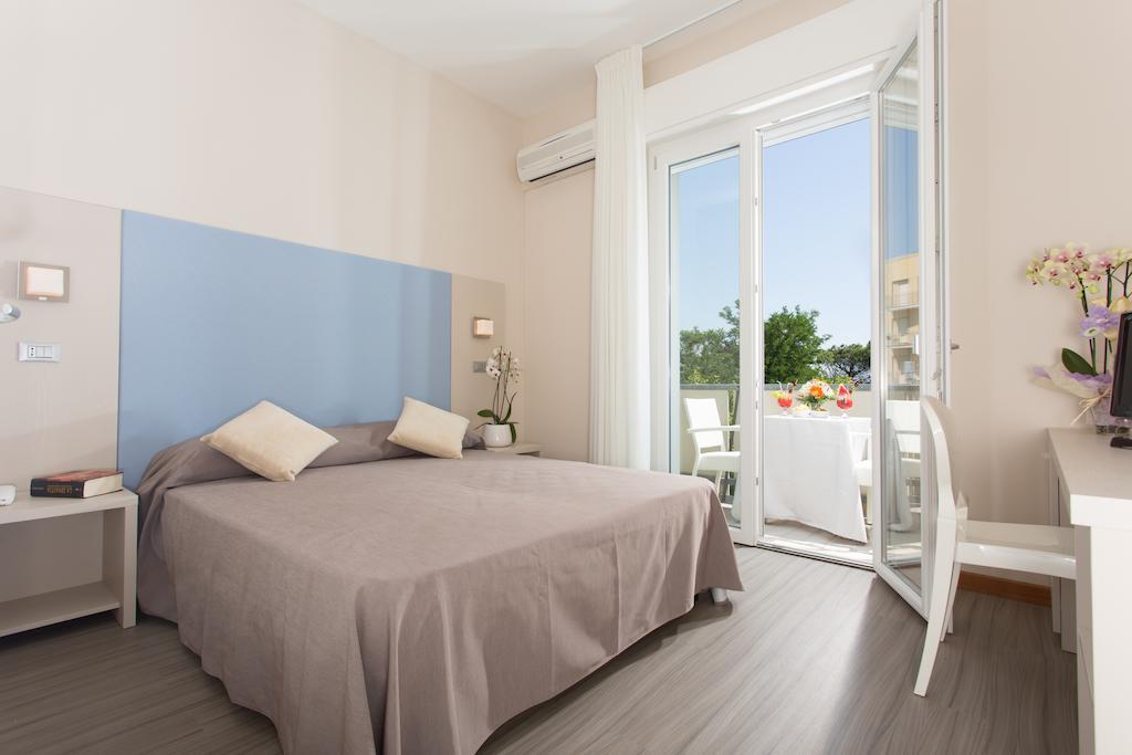 New Hotel Chiari Cervia Camera foto
