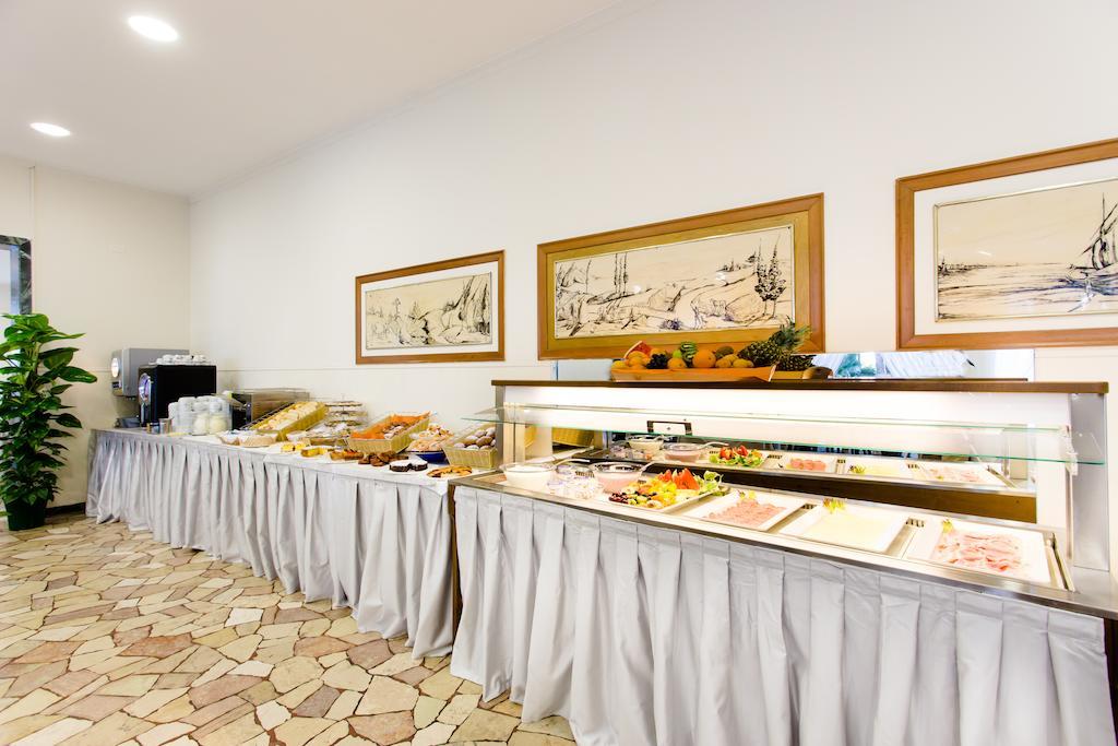 New Hotel Chiari Cervia Esterno foto